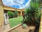 SPACIOUS 5 BEDROOM FAMILY HOME WITH POOL IN WEST PARK...