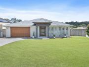 Spacious 5 Bedroom Family Home with Pool, Study &...