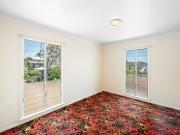 Spacious 5 Bedroom Family Home with Stunning Harbour...