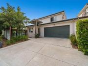 Spacious 5 Bedroom Townhouse in the Heart of Upper Coomera