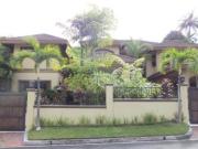 Spacious 5 Bedrooms House w/ Pool in Maria Luisa
