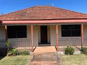 Spacious 6 Bedroom House for Rent Prime Location Near...