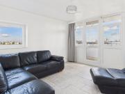 Spacious 7th storey 2 bed flat with excellent...