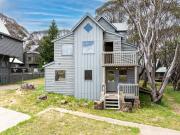 Spacious Alpine Townhouse in the Heart of Dinner Plain