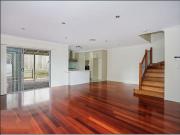 Spacious and Airy LIving in Heart of Kangaroo Point!