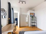 Spacious and luminous room 16m²