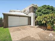 Spacious and Luxury 5 Bedroom Home
