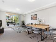 Spacious and Modern 3 Bedroom Apartment with Study,...