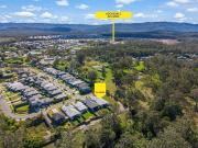 Spacious and Modern Duplex Ideal Investment or First...