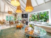 Spacious and welcoming villa just steps from the beach...