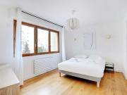 Spacious apartment 3 BDR / 6P 20eme St Fargeau, Paris...