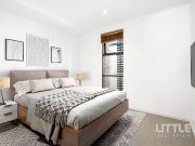 Spacious apartment in central Hawthorn