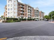 Spacious Apartment in Great Location