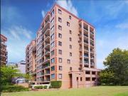 Spacious Apartment in Prime Location Minutes to Central...