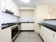 SPACIOUS APPARTMENT STEPS FROM LIGHT RAIL & WESTFIELD