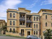 Spacious Beach Apartment, Common Rooftop with Ocean Views