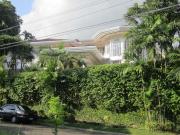 Spacious Beautiful White House w/ Pool in Maria Luisa