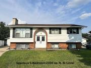 Spacious Bi level home in prime, family friendly, Cul de...