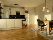 SPACIOUS, BRIGHT AND MODERN THREE BEDROOM APARTMENT IN...