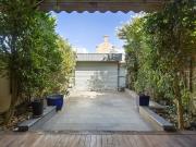 Spacious, bright and well positioned!