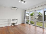 Spacious & Bright Apartment in Frankston