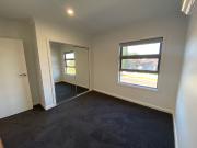 Spacious & Bright Townhouse