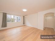 Spacious Camberwell Apartment – Walk to Camberwell Junction