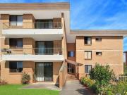 SPACIOUS CBD APARTMENT WITH MOUNTAIN VIEWS!