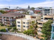 Spacious Coastal Apartment With Sweeping Ocean Views