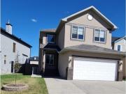 Spacious comfortable air conditioned. Near airport