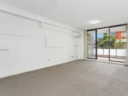 Spacious, contemporary apartment in prime locale