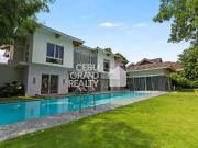 Spacious Contemporary Home with Swimming Pool in North...