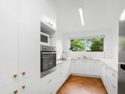 Spacious Coorparoo Apartment with Double Garage and...