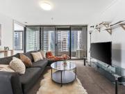 Spacious Corner Apartment with Great City Views