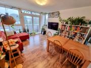 Spacious Dalston Flat: Short Let for April