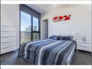 Spacious Docklands Apartment in a Prime Waterfront Location