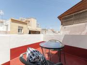 Spacious double bedroom in a seven bedroom apartment, in...