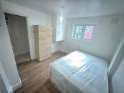 Spacious Double & Single Rooms in a Well Connected