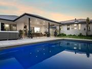 Spacious Dual living with huge potential! Spacious Dual living with huge potential!