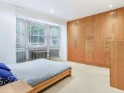 Spacious Duplex 5 mins walk to BRIXTON station