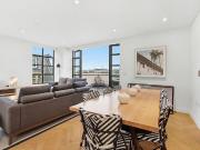 Spacious duplex apartment siuiated in the heart of Soho