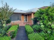 Spacious eco friendly house near shops and beach