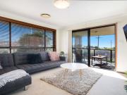 Spacious Executive Beachside Home – Flexible Furnishing...