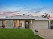 Spacious Family Entertainer with Pool on 830m² in Sought...