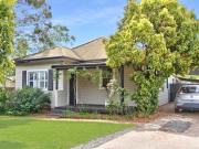 Spacious Family Entertainer with Private Alfresco and Pool Spacious Family Entertainer with Private Alfresco and Pool