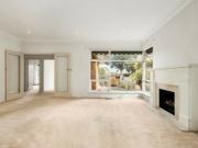 SPACIOUS FAMILY HOME CLOSE TO DENDY PARK