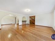 SPACIOUS FAMILY HOME IN GREAT LOCATION Zoned for...