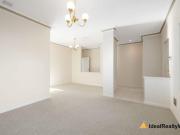 Spacious Family Home in Prime Applecross Location