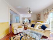 Spacious Family Home in Prime Hamilton Location...