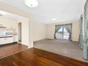 Spacious Family Home in Sunnybank Hills @ $625 per week